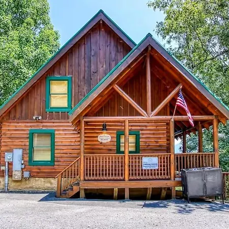 Mountain Memories - Cozy Cabin With Pool Table, Arcade, Movie Theatre